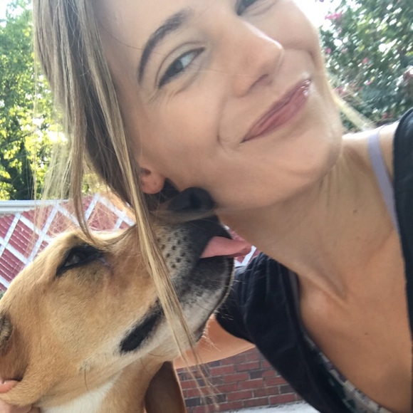 Meet your Posher, Kat - Picture 2 of 5